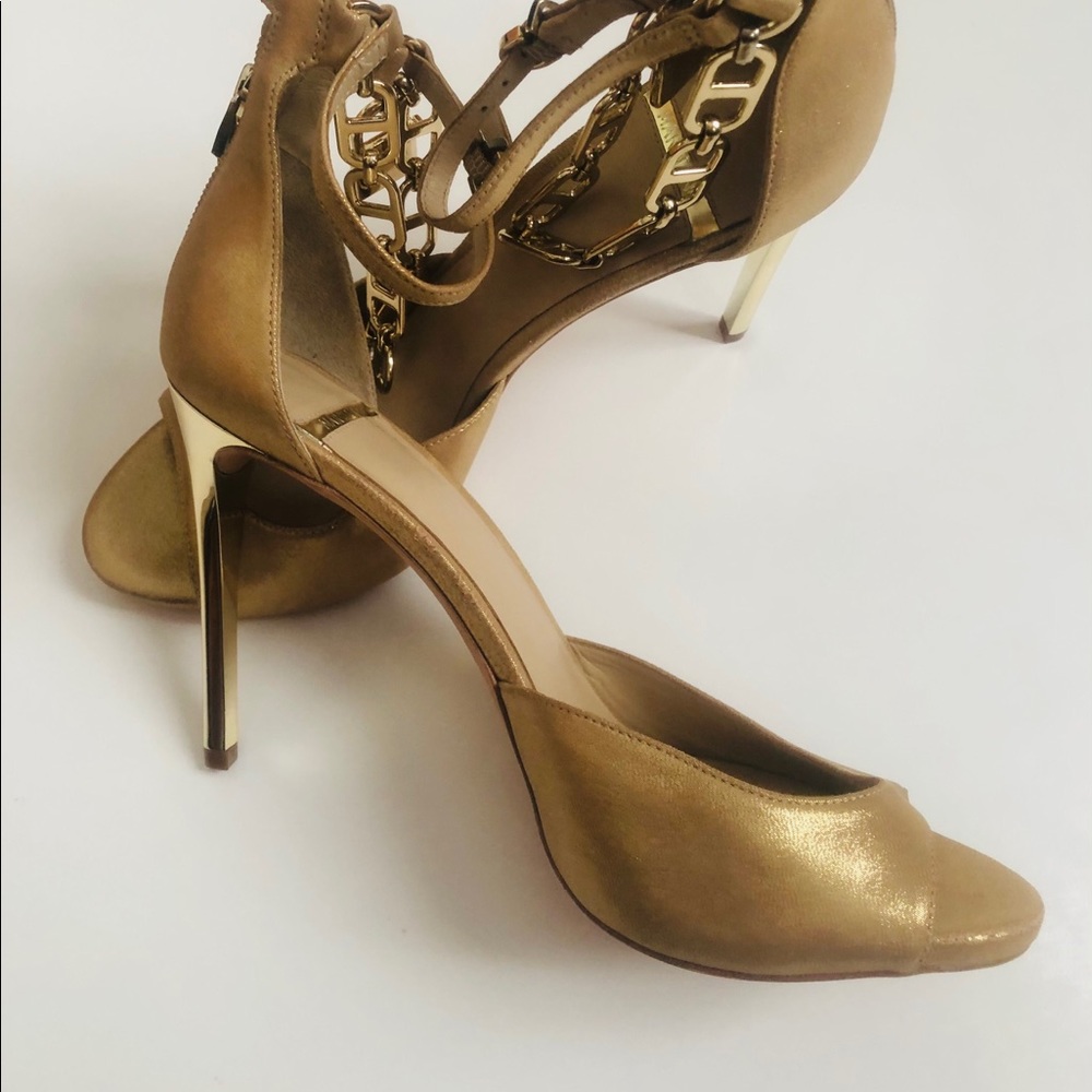 New Marciano gold sandal. Size 41,11m. 4 inches